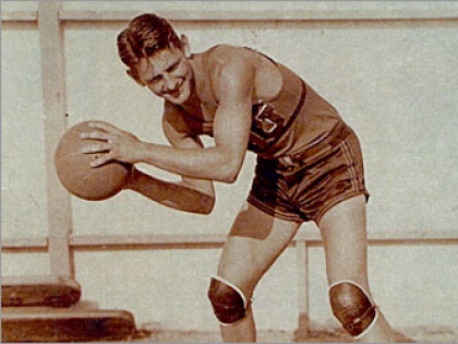 Ossie Schectman, autore del primo canestro dell'NBA
