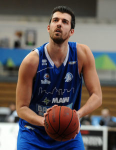 David Brkic, qui con la maglia di Brescia, ha prolungato con l'Azzurro Napoli Basket.