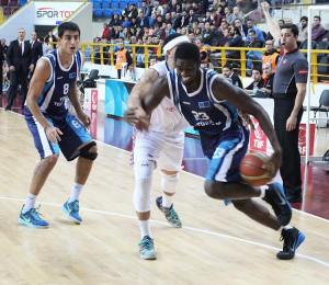 Joshua Carter è il miglior realizzatore di giornata: 40 punti per lui (Turk Telekom Basket)