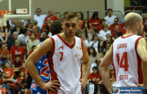 Per Steafno Tonut e Marco Carra sembra giunto il momento di lasciare Trieste. Il primo andrà probabilmente a giocare in serie A, mentre, il secondo si ritira dal basket giocato.