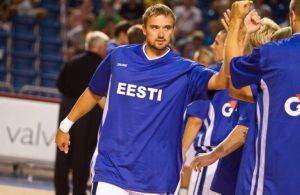 Gregor Arbet chiude con 25 punti e trascina l'Estonia alla prima vittoria (court-side.com).
