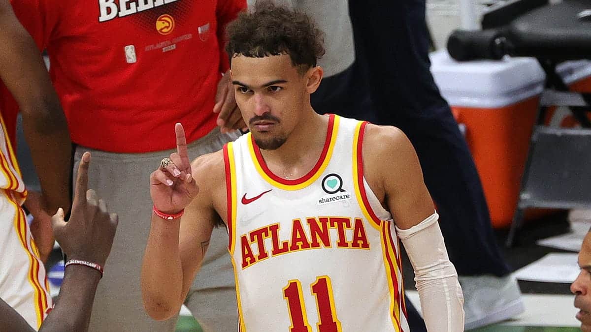 NBA - Trae Young è fenomenale contro i Bucks ed eguaglia ...